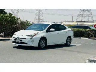 2017 Toyota Prius in Dubai used car