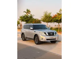 2017 Nissan Patrol في Dubai سيارة مستعملة