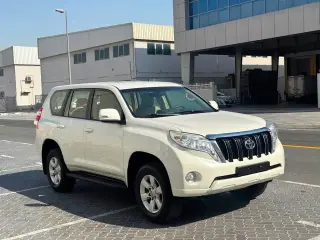 2014 Toyota Prado في Dubai سيارة مستعملة