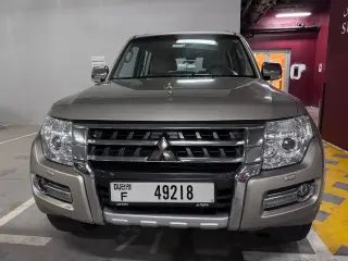2020 Mitsubishi Pajero في Dubai سيارة مستعملة